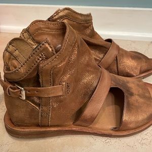 Miz Mooz Finney Bronze Sandals New